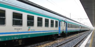 Trasporto ferroviario regionale, Zaia ‘Investimenti per pendolari e turisti’ VeneziaOrientale@news: un treno fermo a Portogruaro