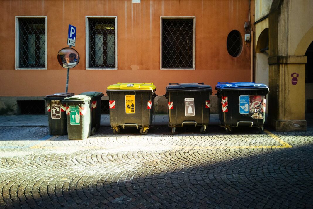 VeneziaOrientale@: cassonetti dei rifiuti