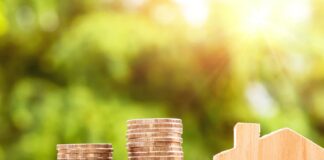 PNRR: contributi ed agevolazioni per le imprese turistiche VeneziaOrientale@news: mucchietti di monete