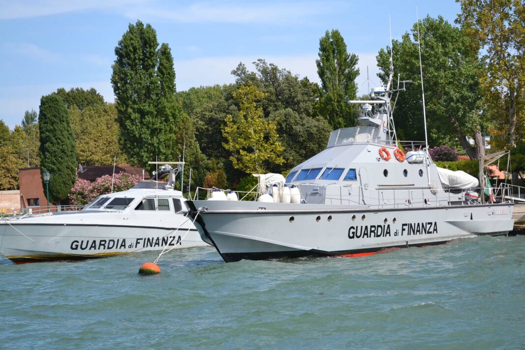 VeneziaOrientale@news: Barche della Guardia di Finanza