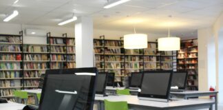 Palestre digitali: oggi il primo incontro a Caorle Veneziaorientale@news: una biblioteca con dei computer
