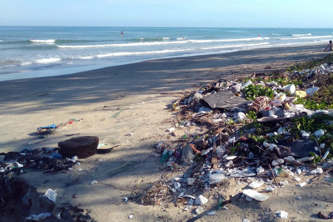 VeneziaOrientale@: rifiuti in spiaggia