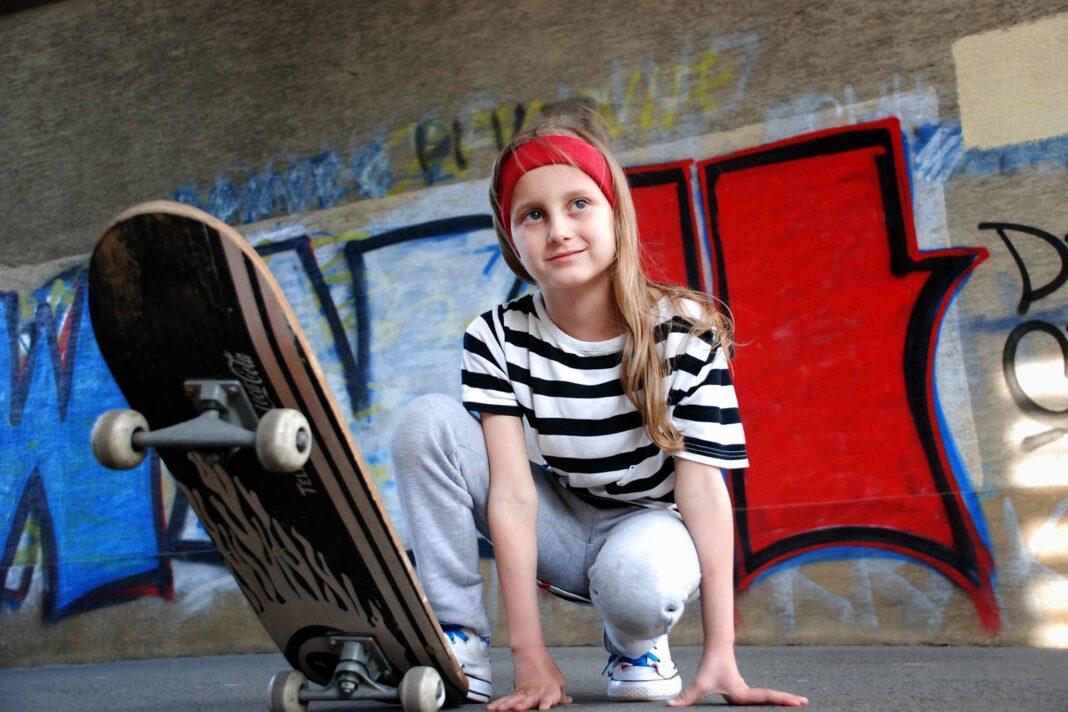 VeneziaOrientale@news: una ragazzina con uno skateboard
