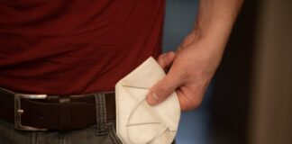 Via mascherine e green pass (o quasi): le nuove regole VeneziaOrientale@news: una mascherina