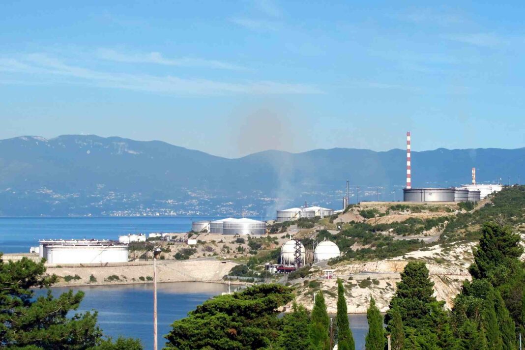VeneziaOrientale@news: la raffineria di Fiume, in Croazia