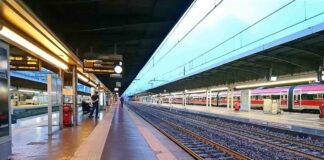 Scende a Mestre e lascia i figli sul vagone, lieto fine per tre minorenni