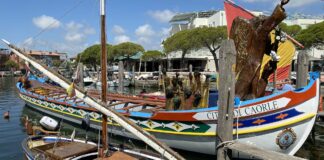Manutenzione straordinaria dello scafo. La Caorlina si rifà il look Veneziaorientale@news: la Caorlina nel porto di Caorle