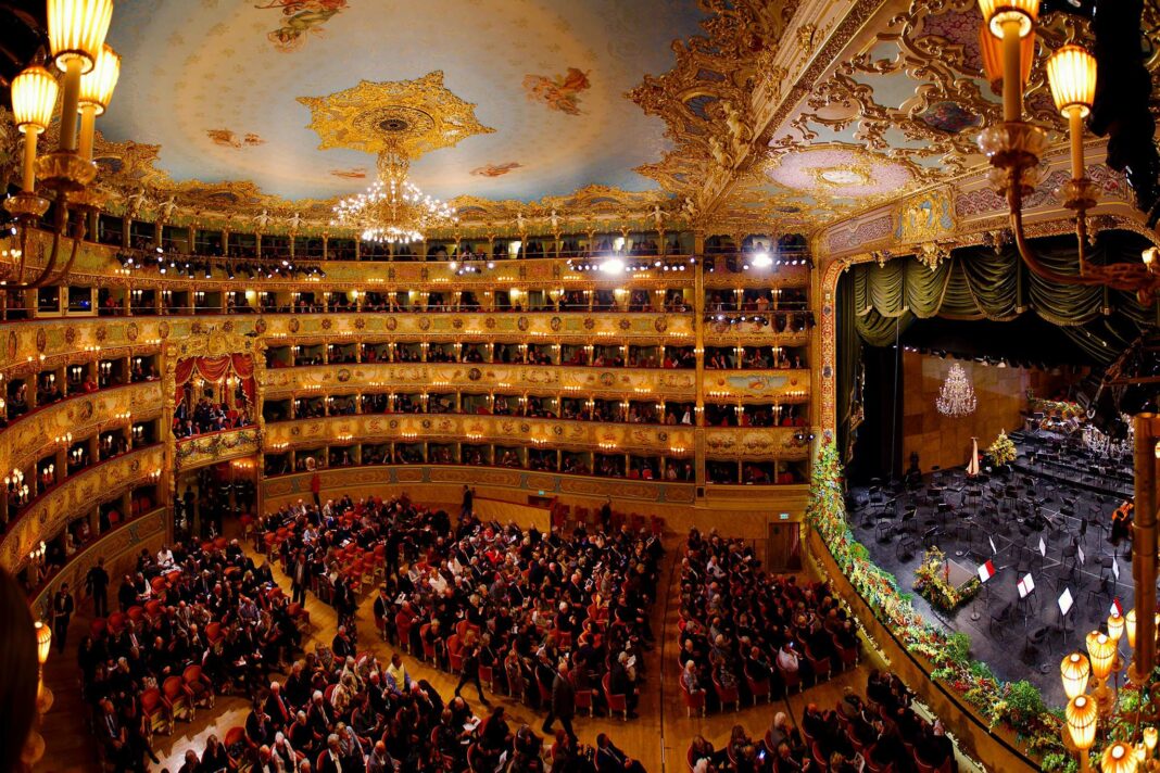 veneziaOrientale@news: l'interno del Teatro La Fenice di Venezia
