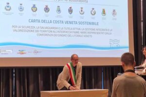 Veneziaorientale.news L'assessore di Caorle Munerotto firma il contratto di Costa