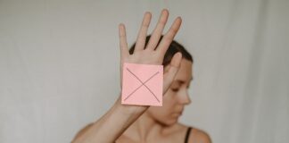 Concordia Sagittaria, il ricordo di Victoria e di tutte le donne vittime di violenza Caorle, violenza sulle donne, mostra