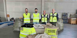 Abbigliamento, maxi sequestro di articoli provenienti dalla Grecia