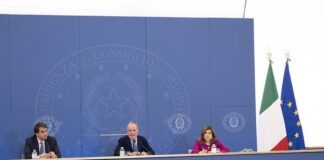 Applausi per l’autonomia differenziata. Il ddl che “unisce” divide le regioni