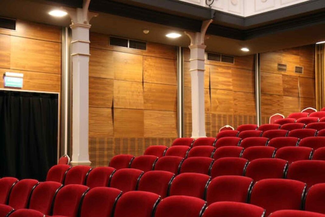 Teatro Russolo, Portogruaro, Ciarlatani