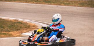 Kart: il 13 agosto 2023 si corre la 7H Trofeo Città di Lignano Un go kart in pista
