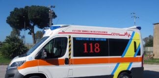 Malore a San Michele, 50enne in gravi condizioni Ambulanza