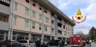 Incendio nel vicentino, 15 persone in ospedale per intossicazione da fumo