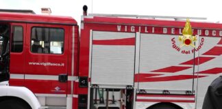 A fuoco un asilo di Pordenone. 40 bambini attendono una nuova sede vigilidelfuoco-incendio