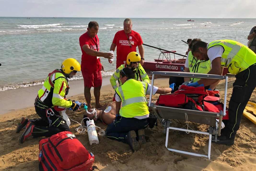 Simulazione di soccorso in spiaggia