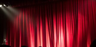 Caorlestateatro 2023 ospita ‘Stand up Balasso’ Stand up Balasso, Il Teatro Satiro, Porto S. Margherita di Caorle, teatro comico, Caorlestateatro 2023