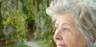 ‘Fram-menti di Memoria’ a Noventa: una mostra sulla demenza Una donna anziana, Noventa, mostra