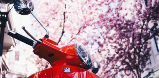 A Caorle sfrecciano le Vespe domenica 24 settembre Raduno Vespe, Caorle, giro turistico, scooter, Piaggio, Vespa