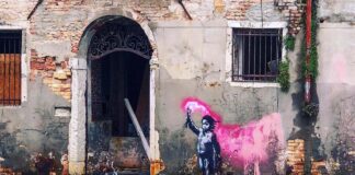 A Venezia c’è un Banksy da salvare: interviene Sgarbi L'opera di Banksy a Venezia