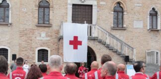 Portogruaro festeggia il 75° anniversario della sua Croce Rossa Volontari della Croce Rossa in piazza a Portogruaro