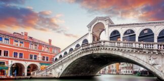 Movida selvaggia a Venezia, la Questura potenzia i controlli ponte di rialto interforze polizia controlli movida questura di venezia