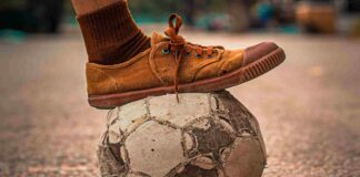 A Caorle una storia di calcio, costume e società Caorle, calcio, pallone, sport