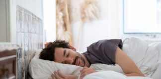 ‘Cricket feet’. Il nuovo trend per combattere il sonno disturbato sonno