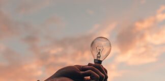 Portogruaro si ‘illumina di meno’ venerdì 16 febbraio Portogruaro, M'illumino di meno, lampadina, energia