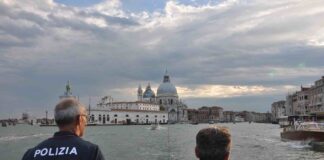 Jesolo, la Polizia di Stato apre le porte ai bambini de ‘La Rana che ride’ Polizia di Stato Lagunare barchino in avaria - arresto per abusi su minori a Venezia