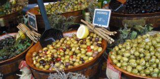 100 espositori da 20 paesi per il Mercato Europeo del Commercio Ambulante di Bibione Un mercato europeo