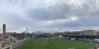 Venezia, scontri allo stadio Penzo. Intervenuta la Polizia Stadio Penzo - tifosi - scontro - lite