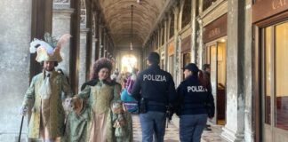 Venezia, fenomeno borseggiatori a Carnevale. Due donne arrestate per furto furto