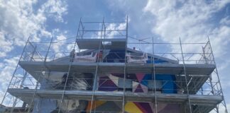 Fino al 10 maggio a Caorle 18 street artist per il Caorle Sea Festival Caorle Sea Festival: un artista al lavoro