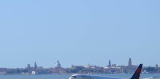Delta Air Lines estende il volo nonstop Venezia-New York fino al 2025 delta air lines volo nonstop Venezia New York - workshop aeroporto nord est - 25 anni delta venezia USA