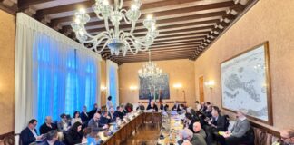 Tavolo filiere automotive e moda. Si apre il confronto con le parti su strategie e strumenti Tavolo filiere automotive e moda