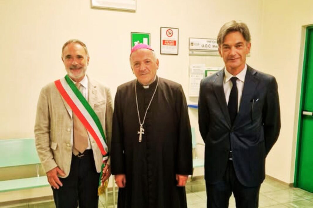 Il vescovo con il sindaco Luigi Toffolo