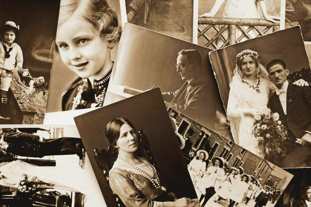 Un collage di vecchie foto di famiglia
