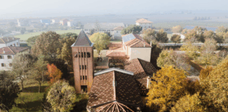 A Caorle si presenta il calendario “Cercatori di bellezza”: arte e solidarietà per il Progetto San Gaetano