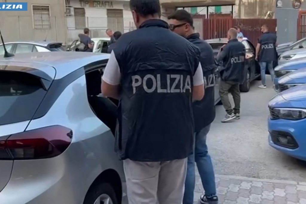 venezia@orientale polizia arrestato immagini pedopornografiche arrestato immagini pedopornografiche