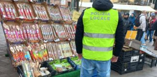 La polizia sequestra 15 chili di alimenti irregolari a Cannaregio sequestro alimenti, foto Comune di Venezia