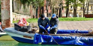 Gondolieri Sub in azione, recuperati 16 quintali di rifiuti dal Rio di Sant’Elena gondolieri sub