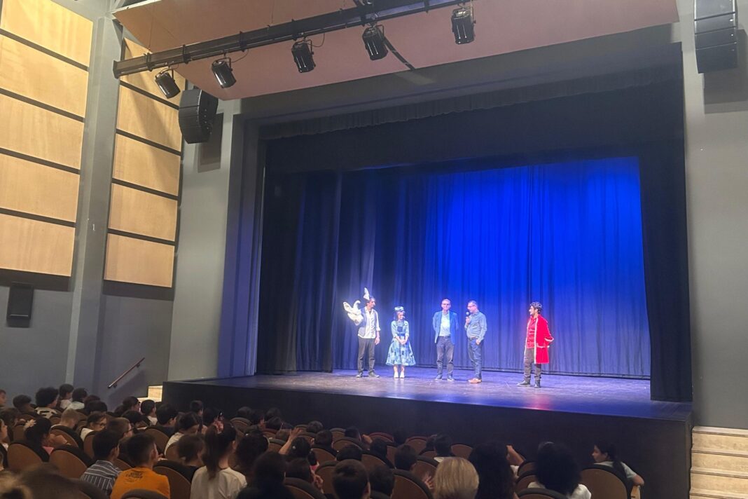 Spettacolo al Teatro Pascutto