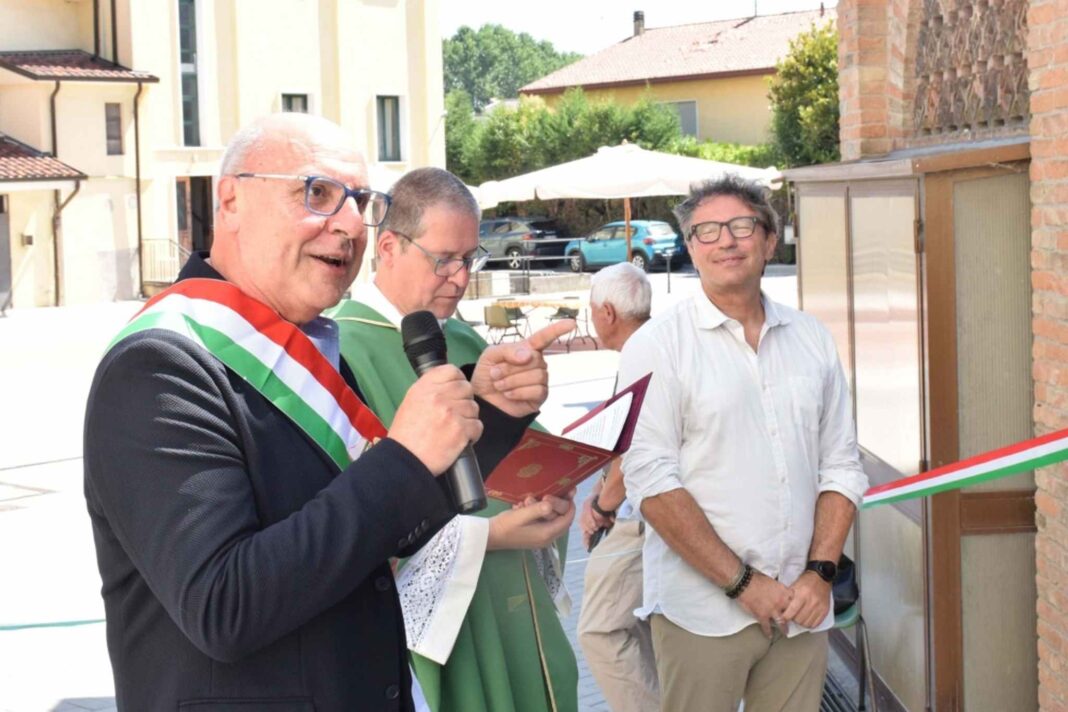 Malcontenta piazzetta chiesa