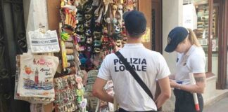 San Marco e Rialto, sequestrati 500 prodotti in vetro non a norma 500 prodotti in vetro