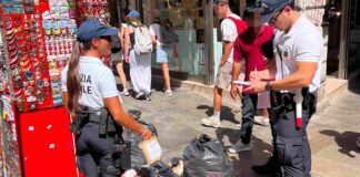 Rialto, sequestrati più di mille souvenir irregolari sequestro souvenir Rialto